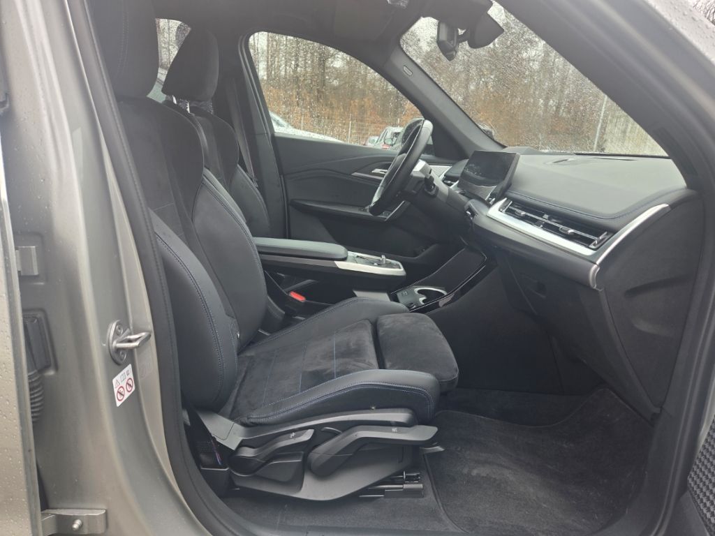 BMW iX1 xDrive 30 M-Sport HUD AHK Navi Dig.Cockpit S foto 15