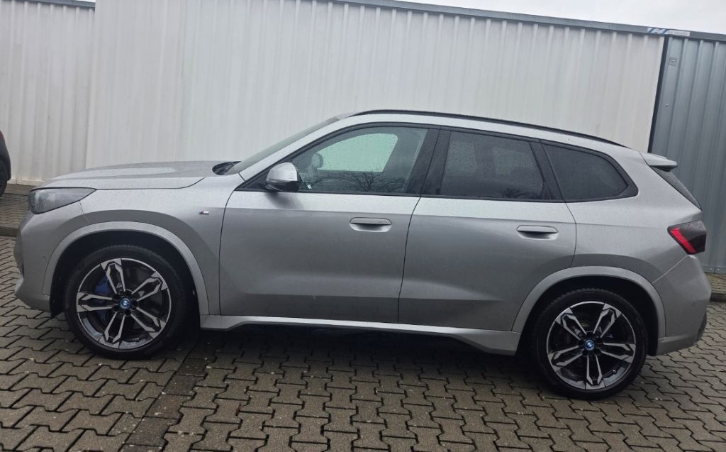 BMW iX1 xDrive 30 M-Sport HUD AHK Navi Dig.Cockpit S foto 5