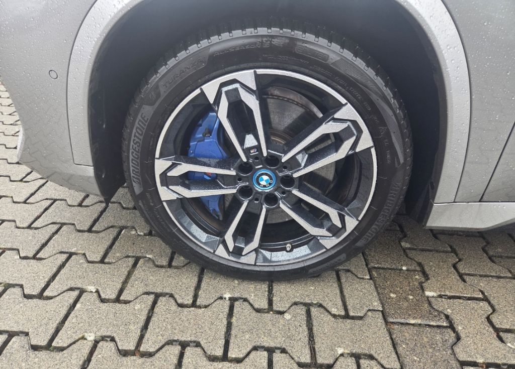 BMW iX1 xDrive 30 M-Sport HUD AHK Navi Dig.Cockpit S foto 8
