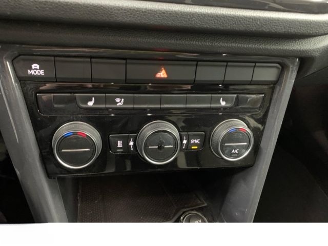 Volkswagen T-Roc Sport 1.5 TSI Pano Standhzg. Navi foto 15