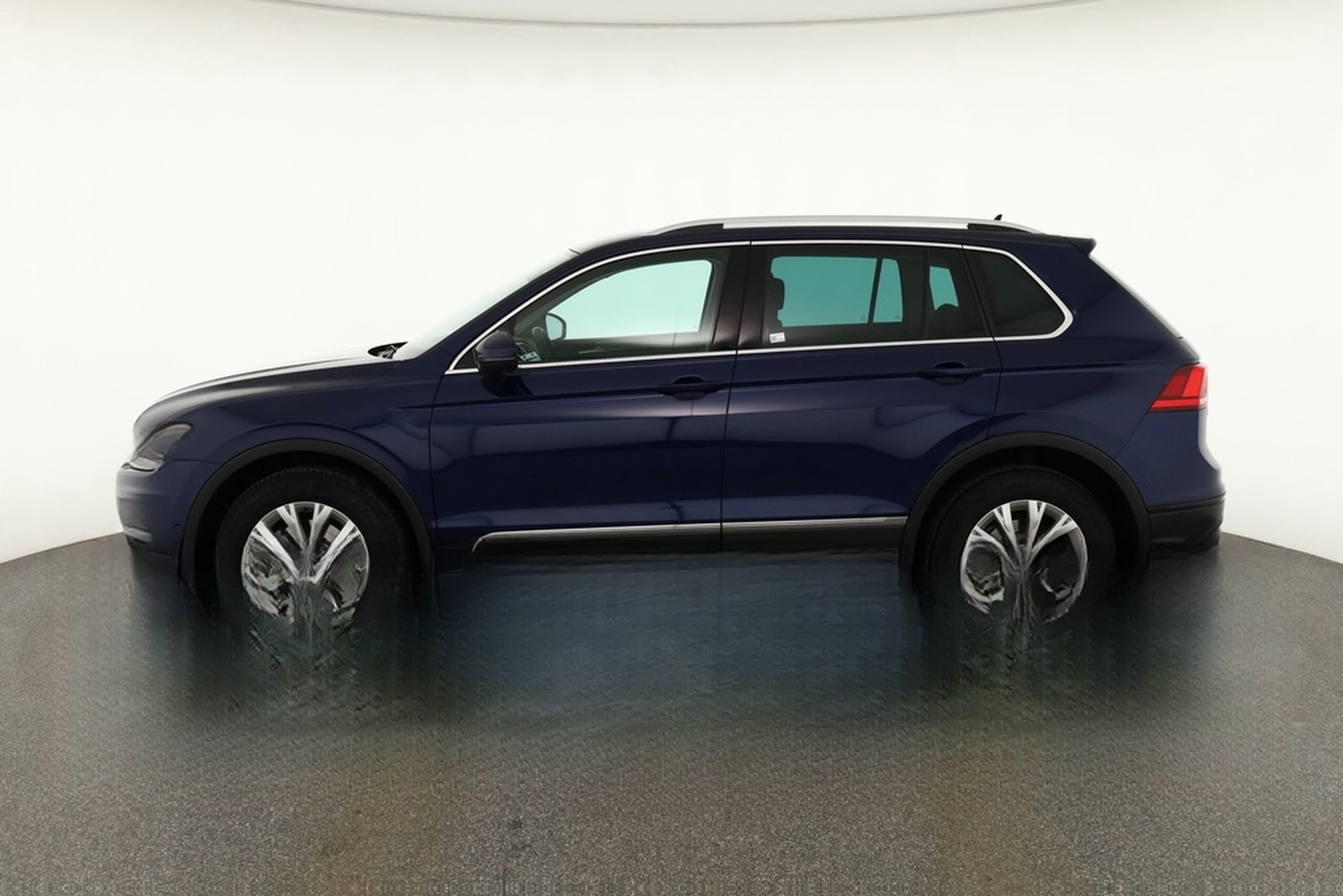 Volkswagen Tiguan 1.5 TSI Comfortline LED Navi Sitzheizung foto 2