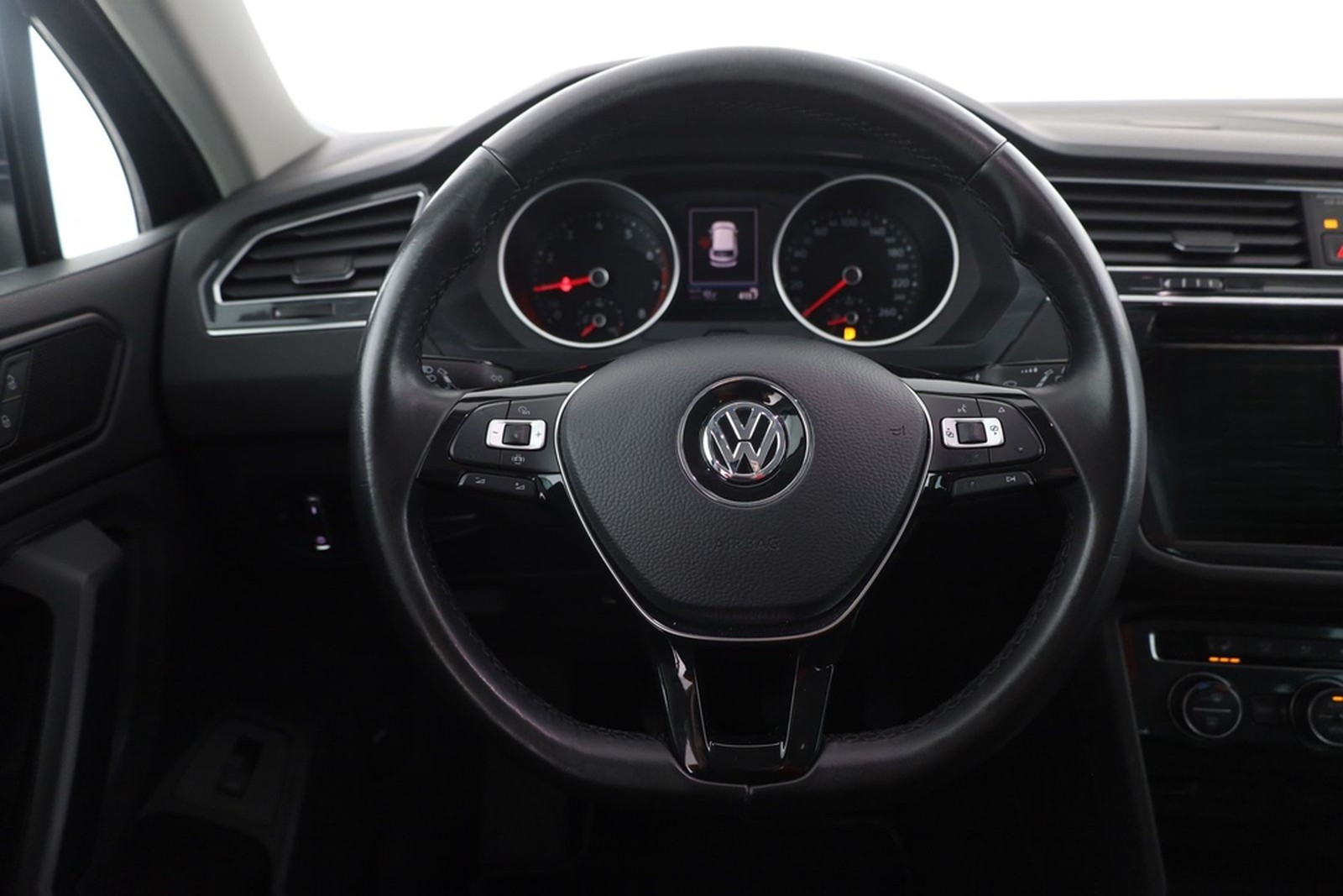 Volkswagen Tiguan 1.5 TSI Comfortline LED Navi Sitzheizung foto 14