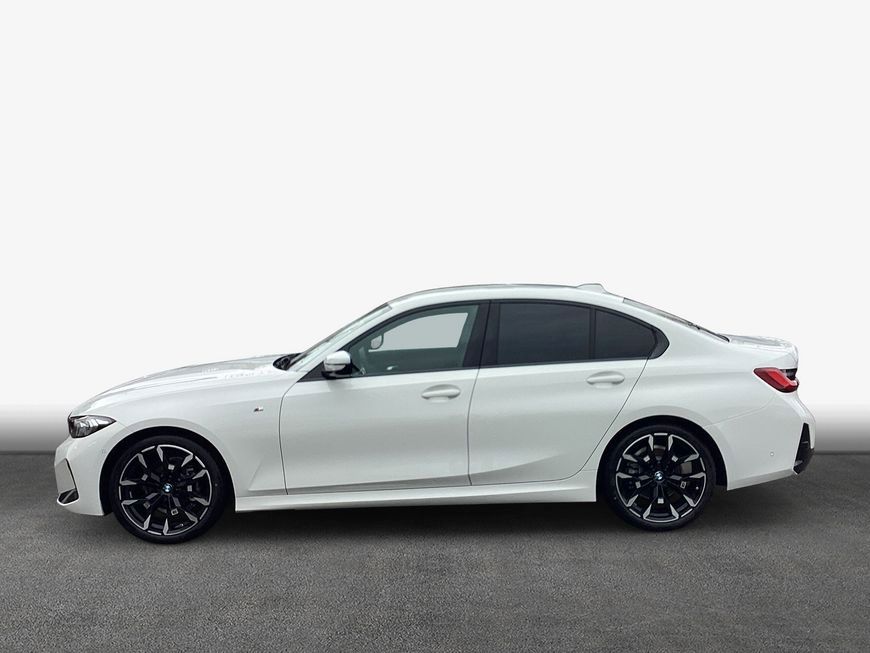 BMW 318i Aut. 115 kW, 4-türig foto 5