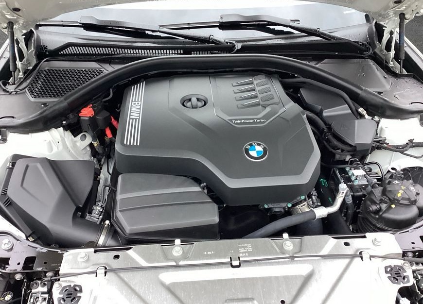 BMW 318i Aut. 115 kW, 4-türig foto 9