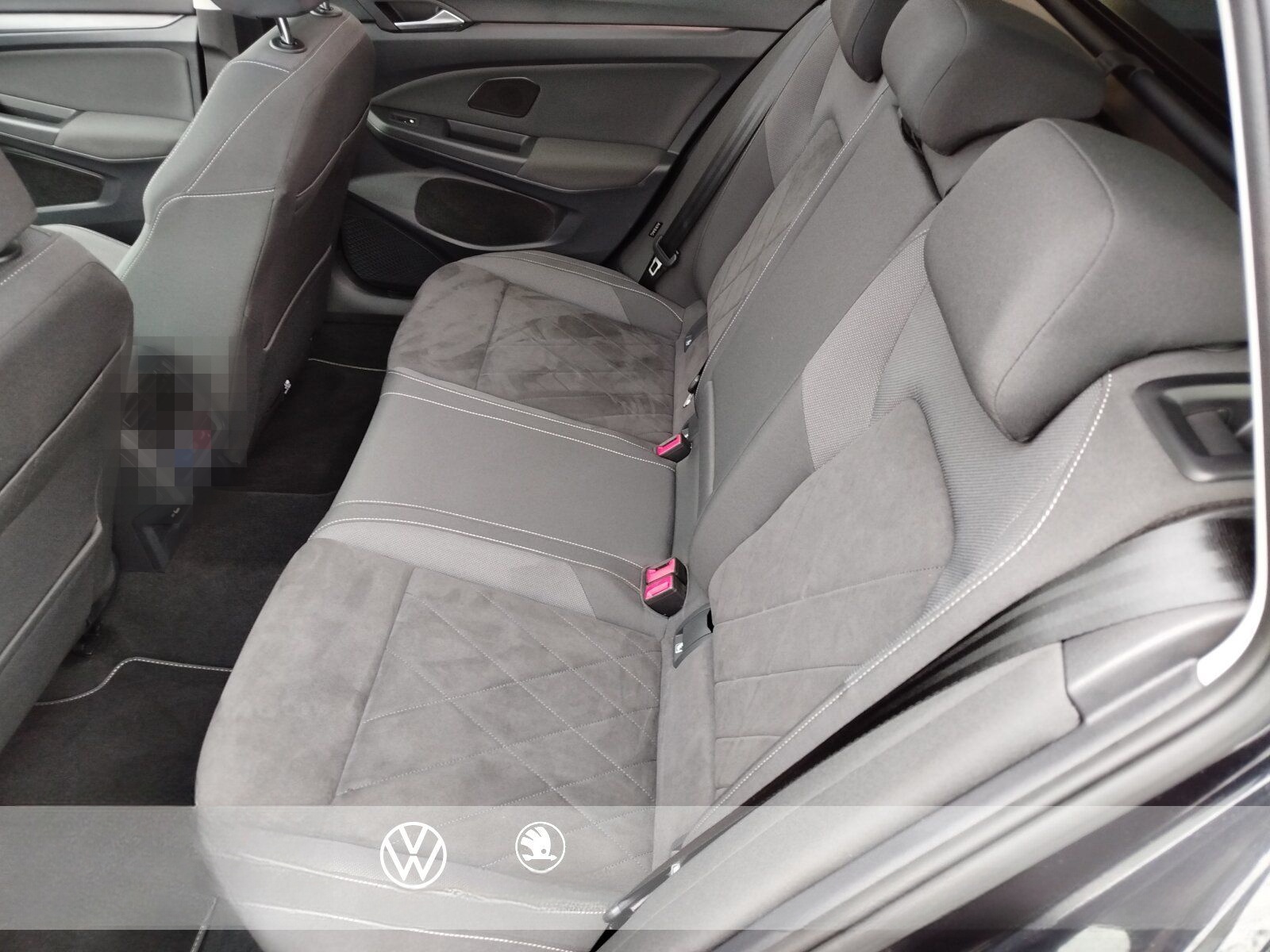 Volkswagen Golf VIII Variant 1.5 eTSI DSG Style Panorama foto 18