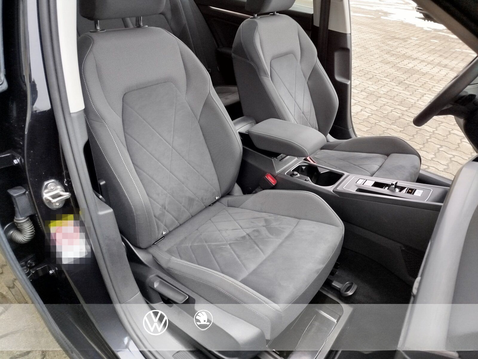 Volkswagen Golf VIII Variant 1.5 eTSI DSG Style Panorama foto 10