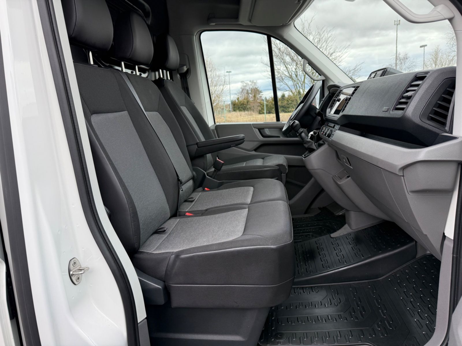 Volkswagen Crafter Kasten35 mittellang Hochdach 4MOTION foto 9