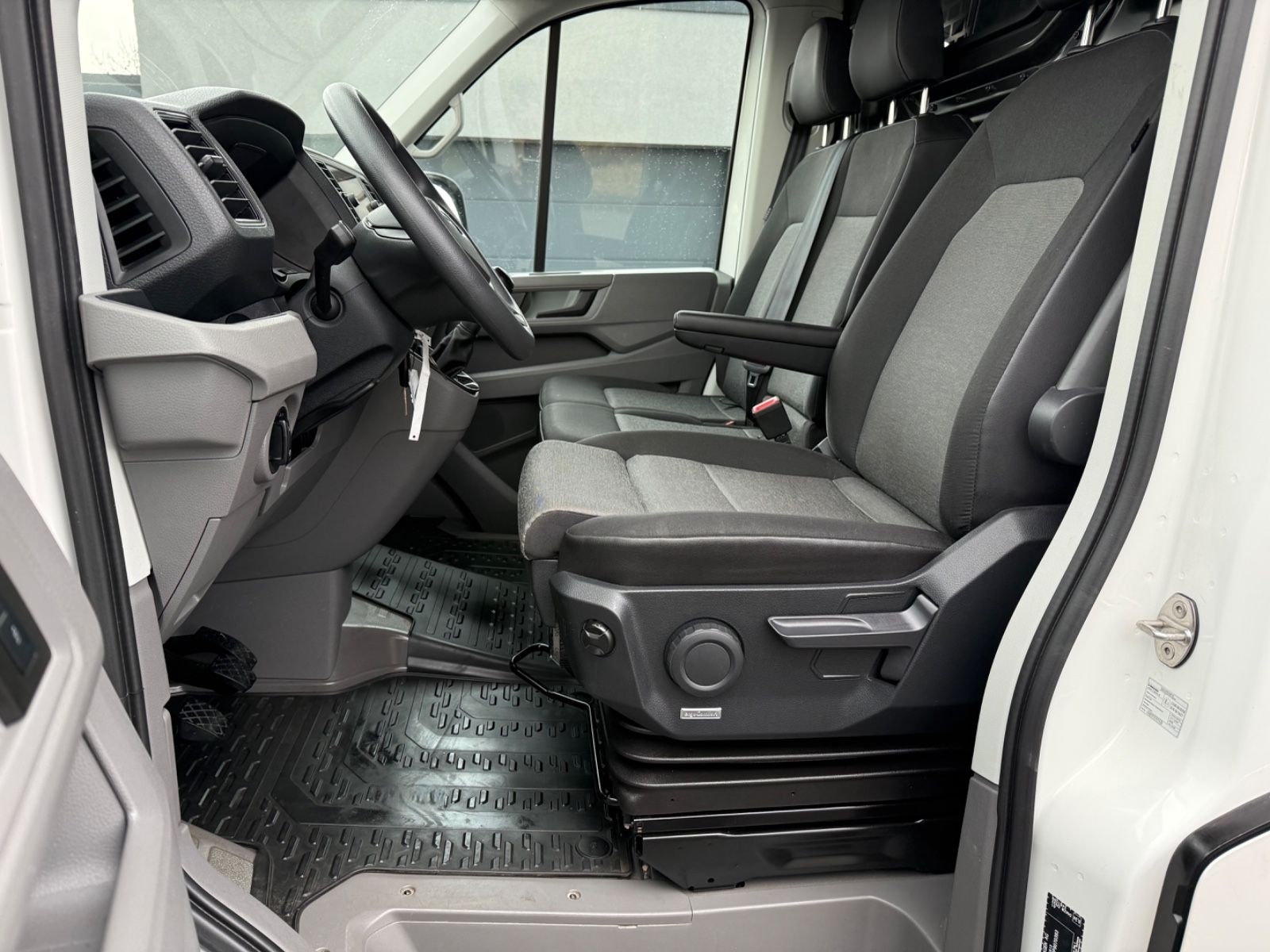 Volkswagen Crafter Kasten35 mittellang Hochdach 4MOTION foto 10