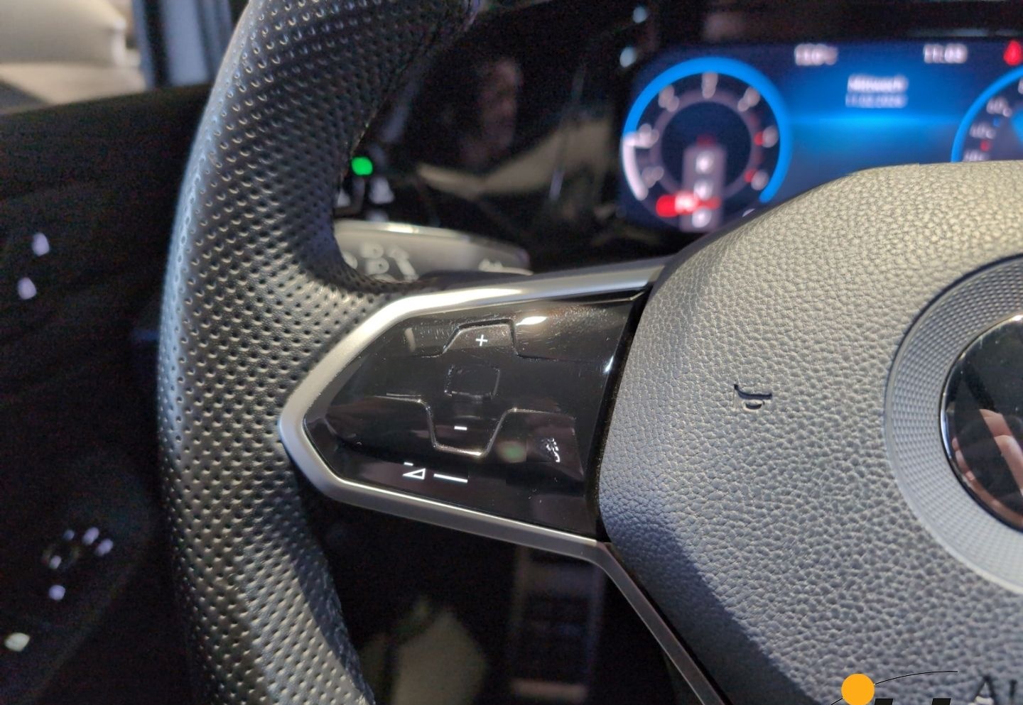 Volkswagen Golf VIII GTD 2,0 TDI DSG HUD+NAVI+AHK foto 23