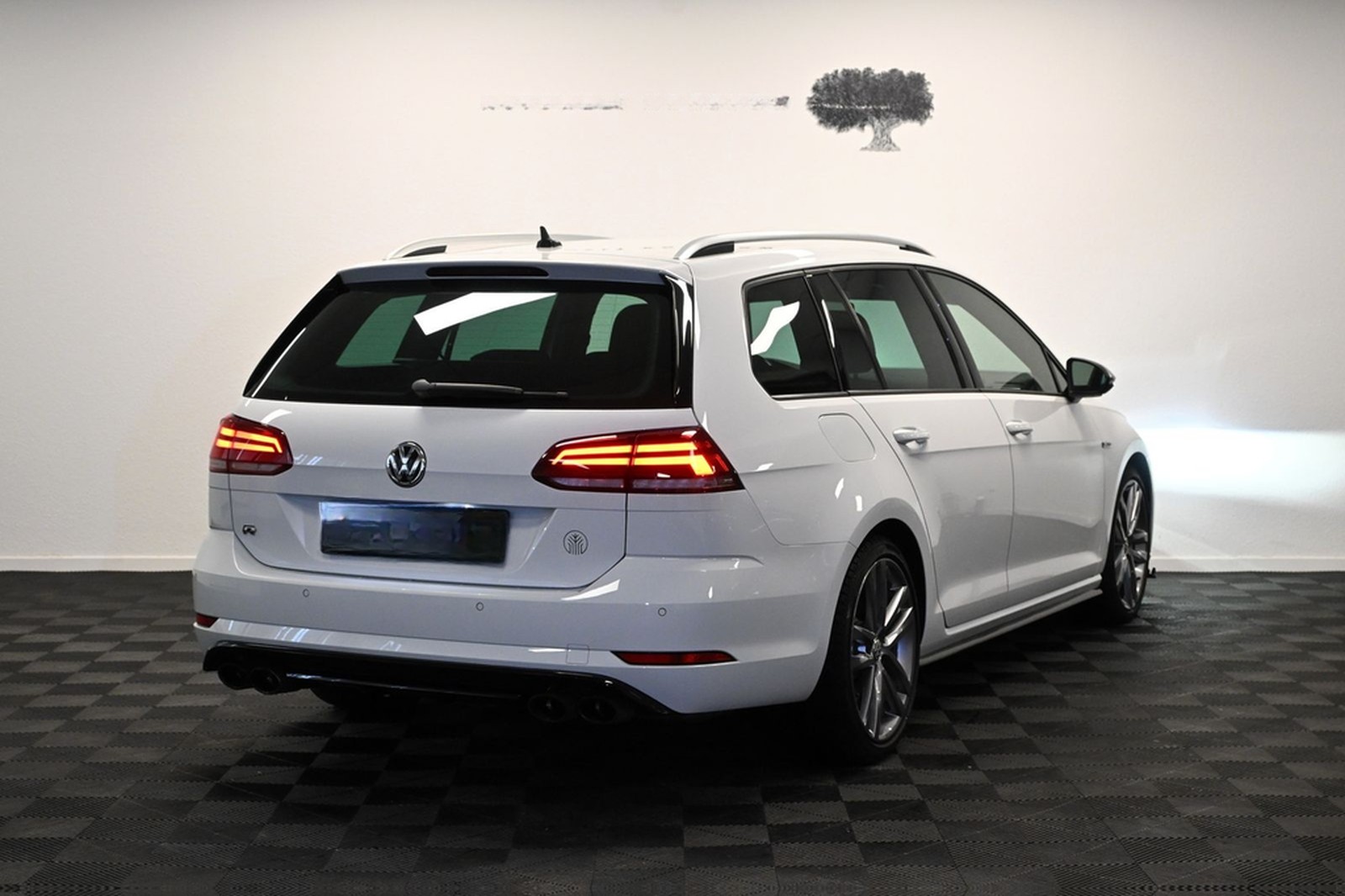 Volkswagen Golf 7 R 4M *MATRIX*DYNAUDIO*DCC*VIRTUAL*ACC*SHZ foto 9