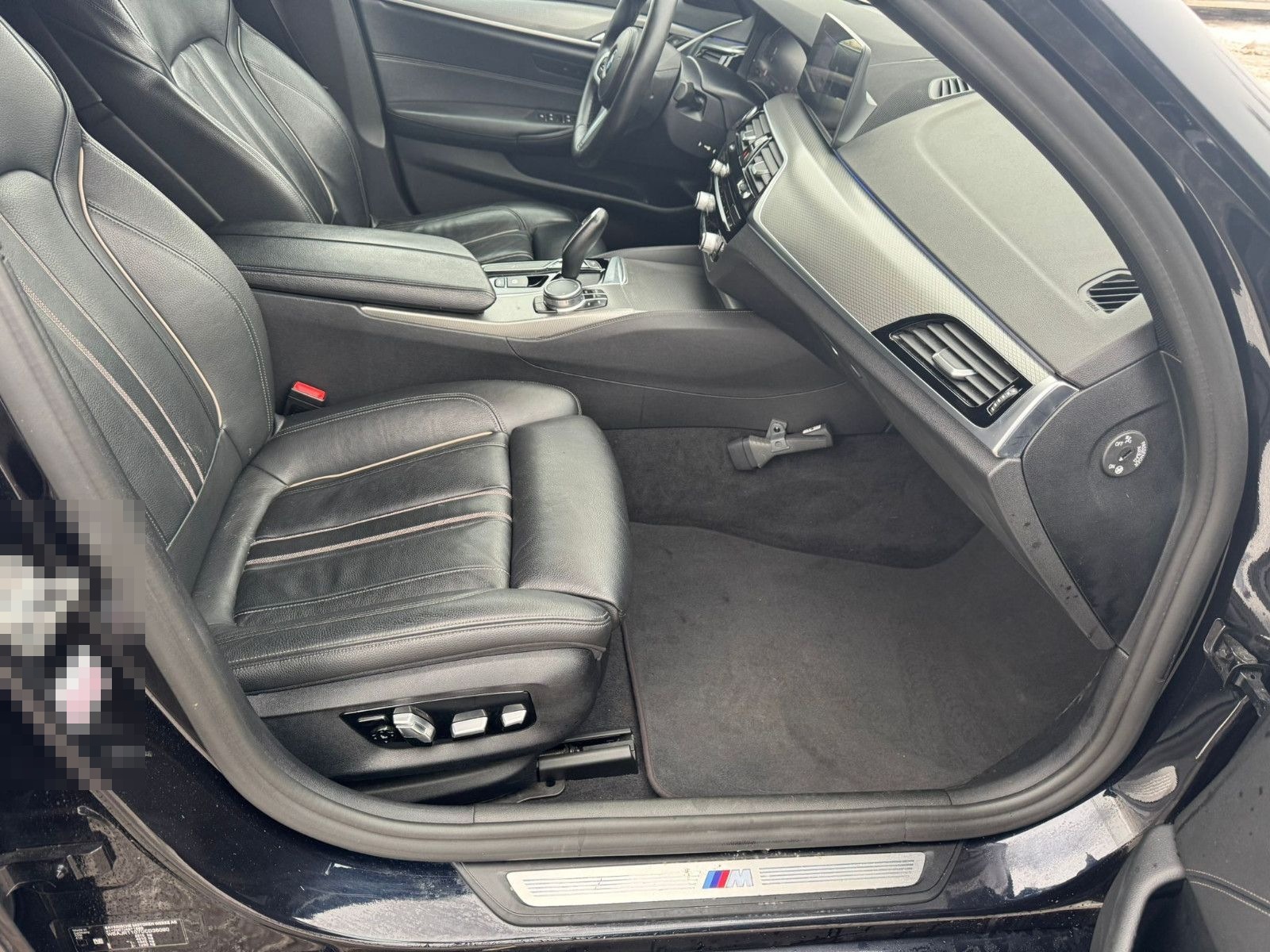 BMW 520i A M SPORT*KAMERA*ACC*LEDER*HEADUP*LED foto 12