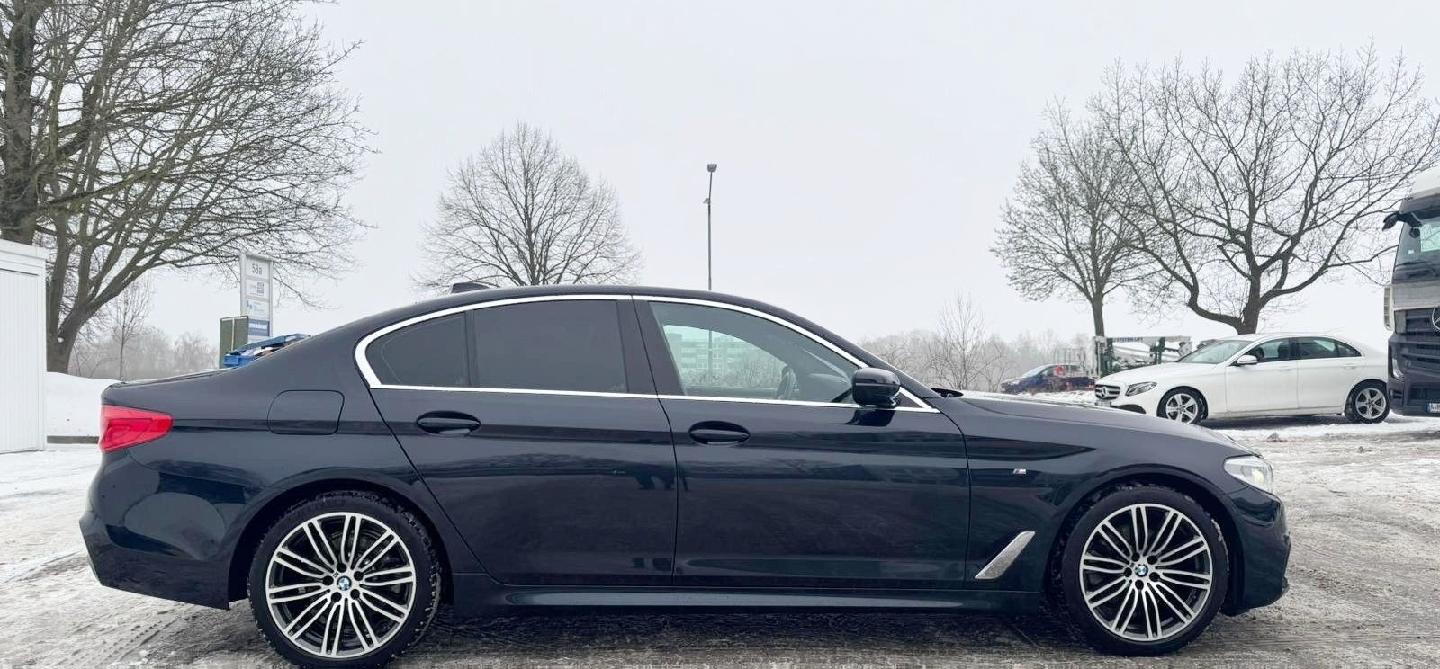 BMW 520i A M SPORT*KAMERA*ACC*LEDER*HEADUP*LED foto 5