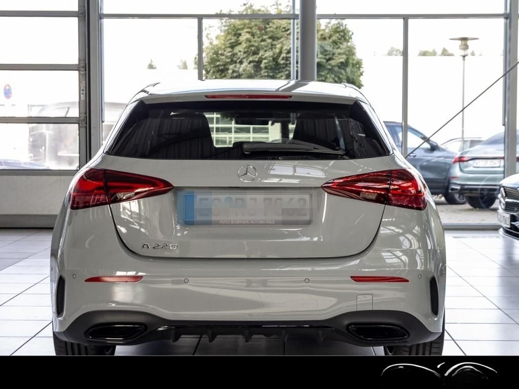 Mercedes-Benz A 220 4M Special Edition AMG *KeyGo*MBeam*Distr* foto 7