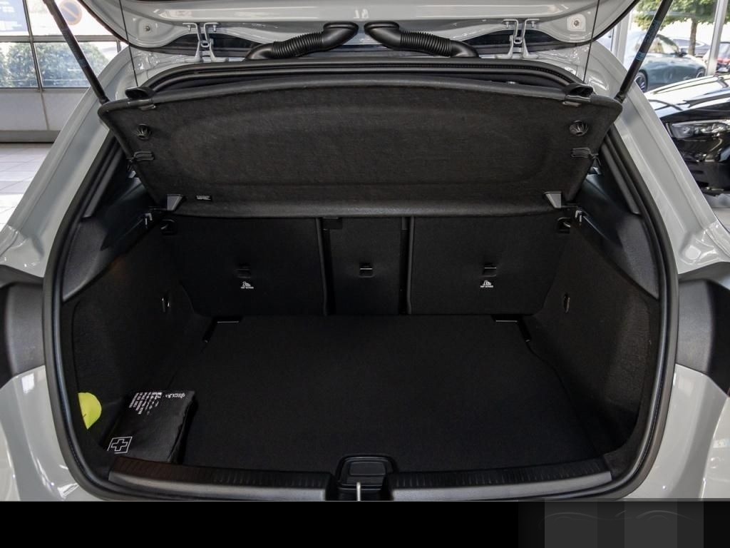 Mercedes-Benz A 220 4M Special Edition AMG *KeyGo*MBeam*Distr* foto 8