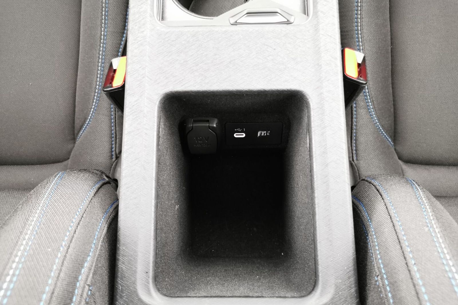 Lynk&Co 01 1.5T HEV Nav|ACC|Pano|LED|360Alarm|SHZ|20 ACC foto 13