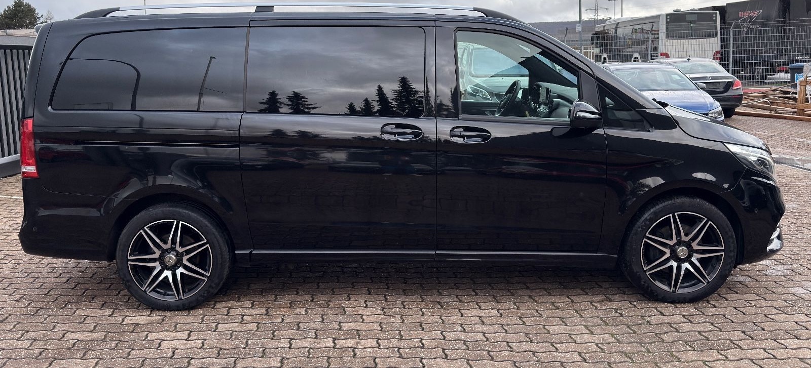Mercedes-Benz V 250*AMG-LINE*LANG*4MATIC*360°*BURMESTER*TISCH* foto 9