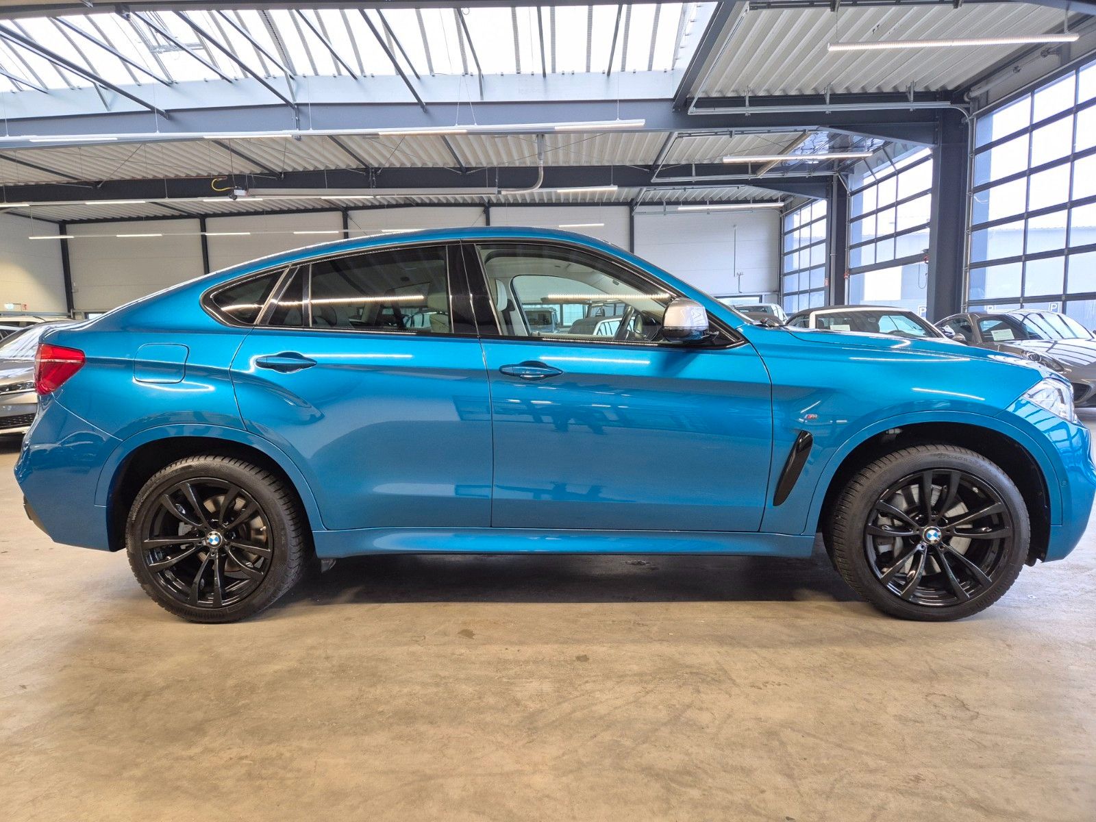 BMW X6 M50 d INDIVIDUAL FARBE+LEDER H&K 360CAM SOFTC foto 4