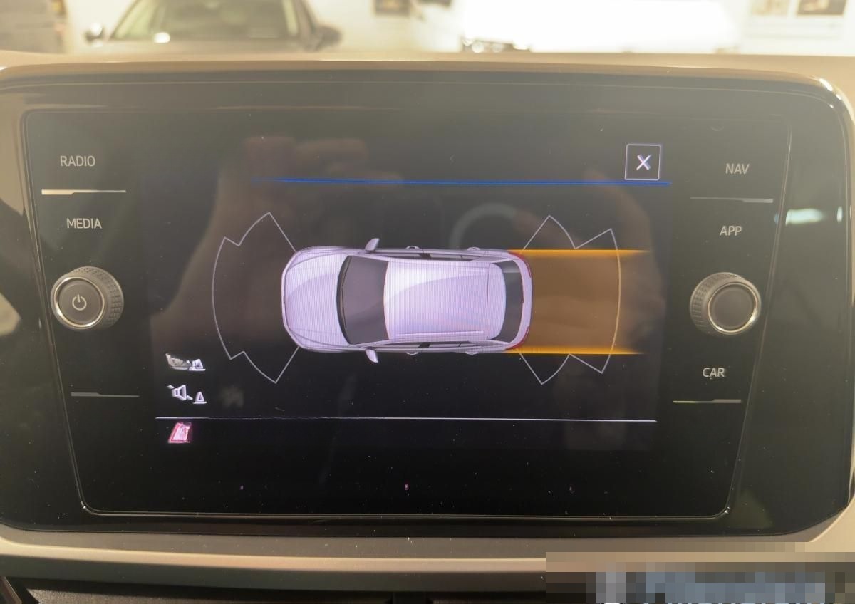 Volkswagen T-Roc LIFE 1.0 TSI KLIMA APP-C. PDC LED foto 12