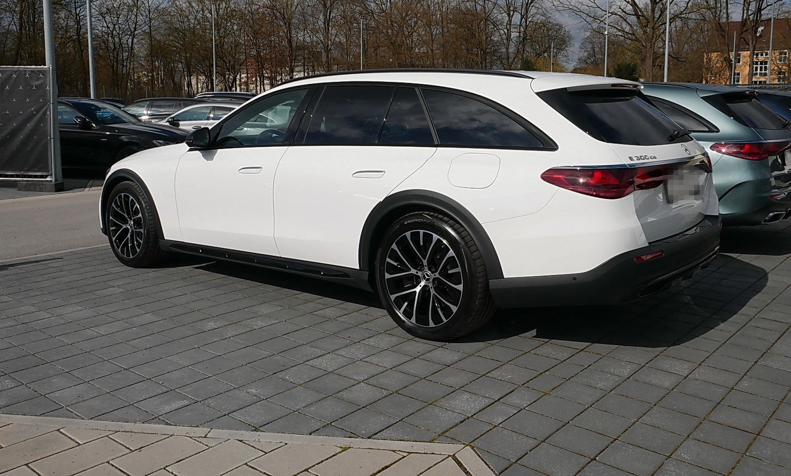 Mercedes-Benz E 300 de 4M T ALL-TERRAIN+AIRMATIC+SUPERSCREEN++ foto 3