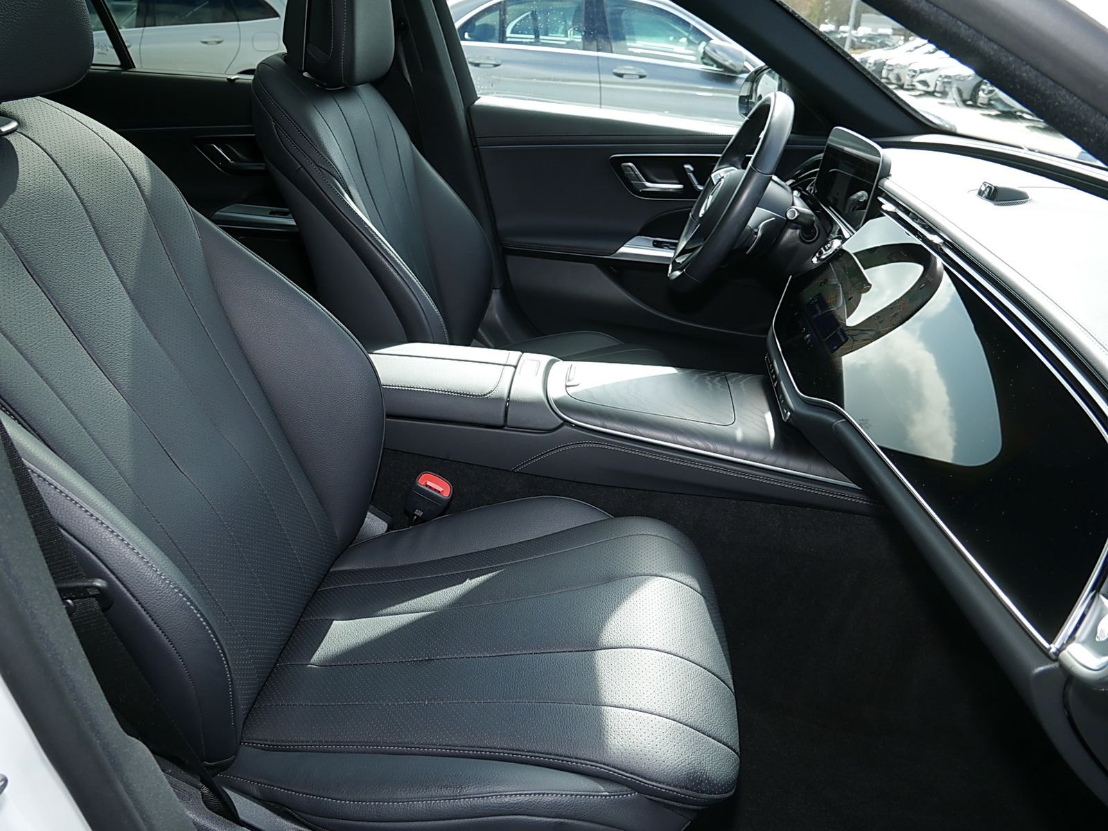 Mercedes-Benz E 300 de 4M T ALL-TERRAIN+AIRMATIC+SUPERSCREEN++ foto 5