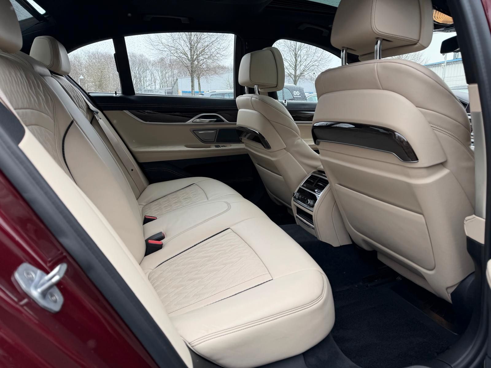 BMW 745e LASER°INDIVIDUAL°MEMORY°HUD°LEDER°ELSSD°SH! foto 12