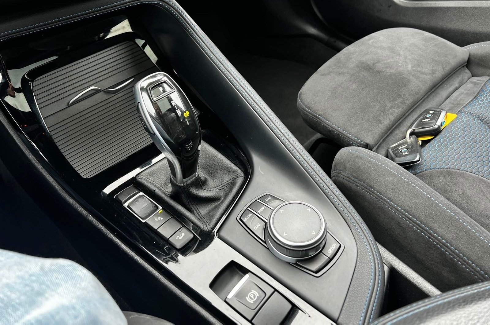 BMW X1 xDrive 20 d 190ps M-Paket/Pano Cam Alcantara foto 9