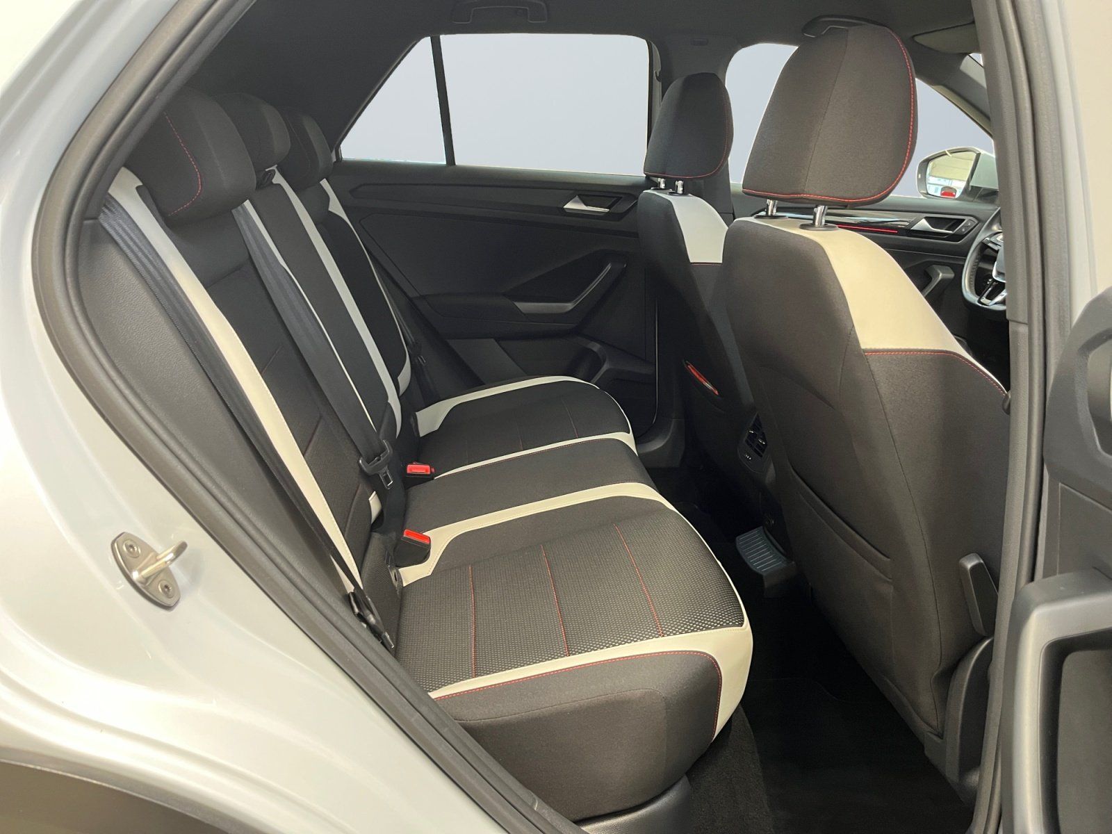 Volkswagen T-Roc Sport 2.0TSI DSG 4x4 ACC Anhängerkupplung foto 11