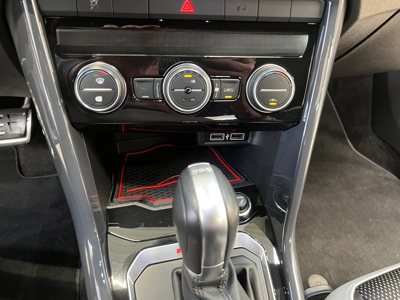 Volkswagen T-Roc Sport 2.0TSI DSG 4x4 ACC Anhängerkupplung foto 22
