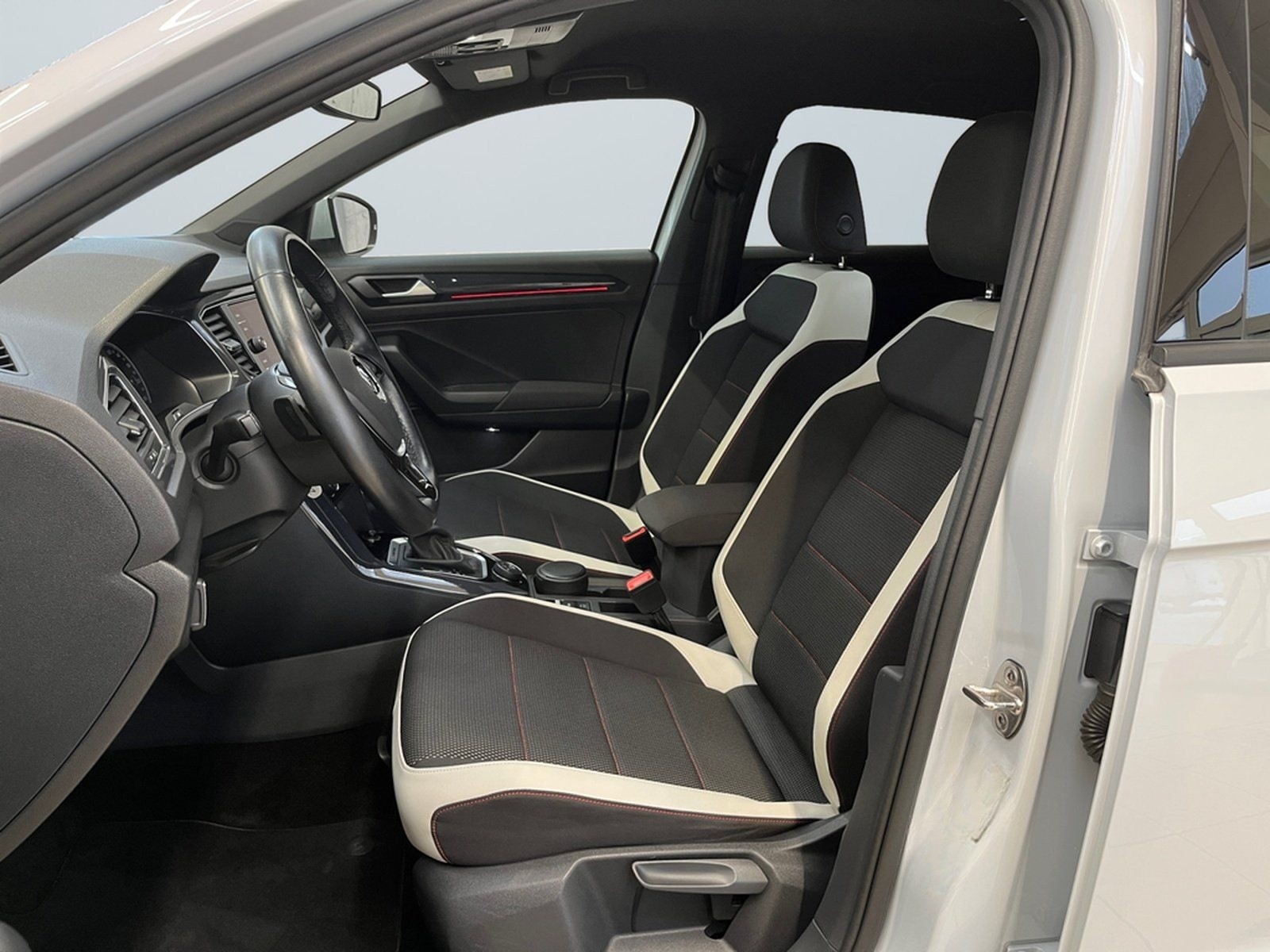 Volkswagen T-Roc Sport 2.0TSI DSG 4x4 ACC Anhängerkupplung foto 7