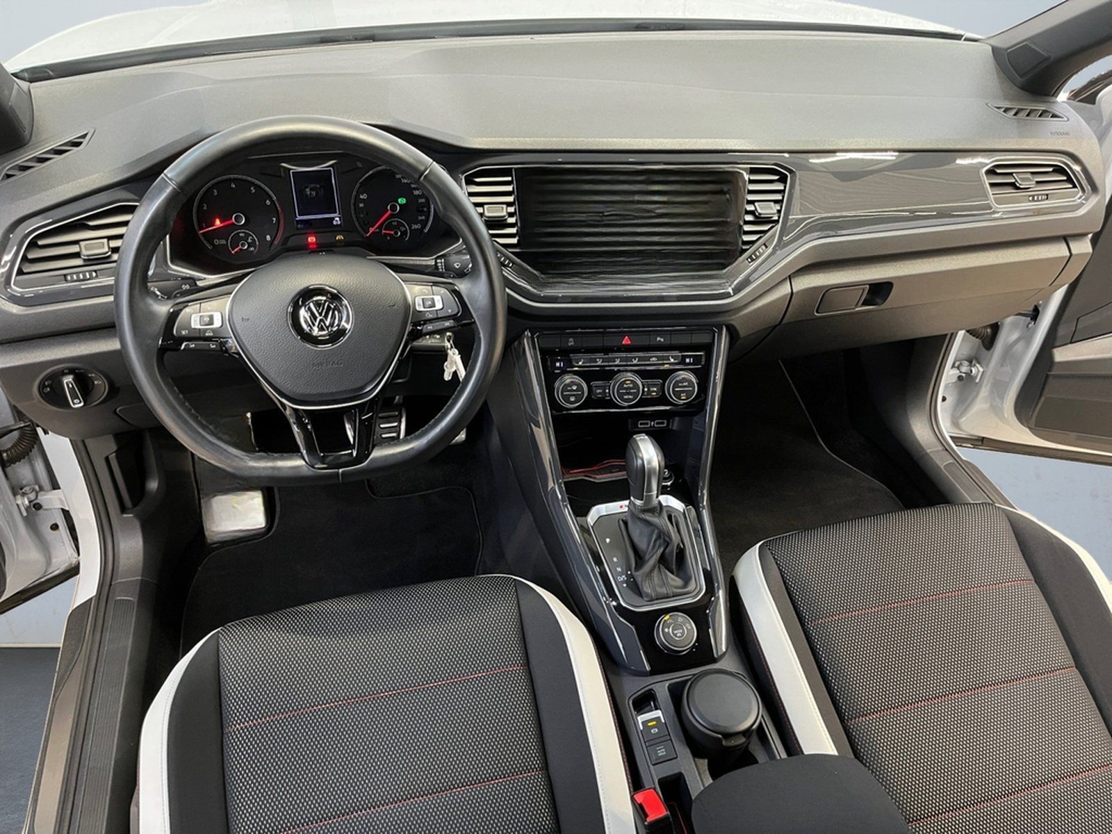 Volkswagen T-Roc Sport 2.0TSI DSG 4x4 ACC Anhängerkupplung foto 8