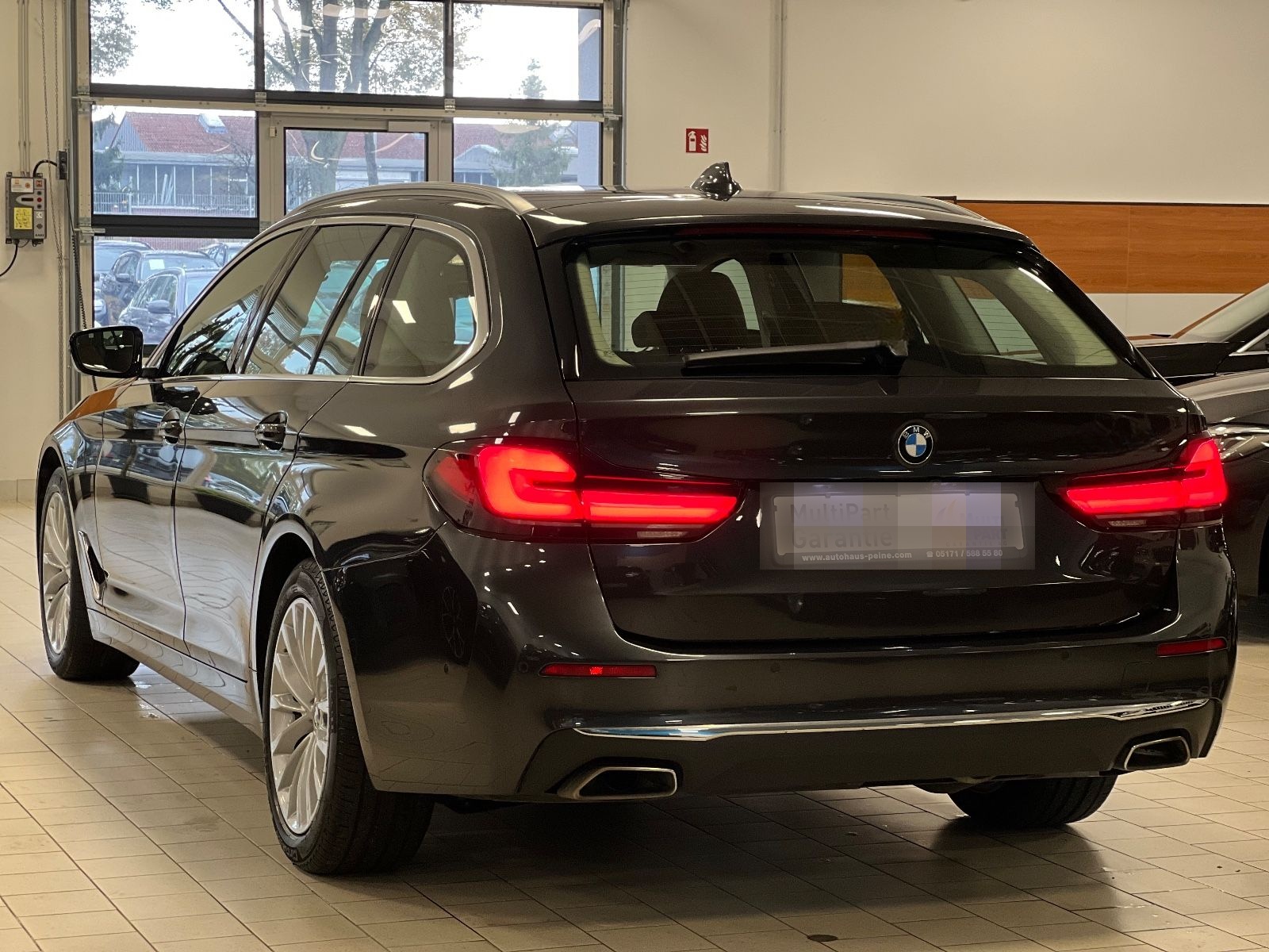 BMW 530d/HUD/Laser/Panor/StandHz/AHK/KomfZg/LuxuryL foto 2