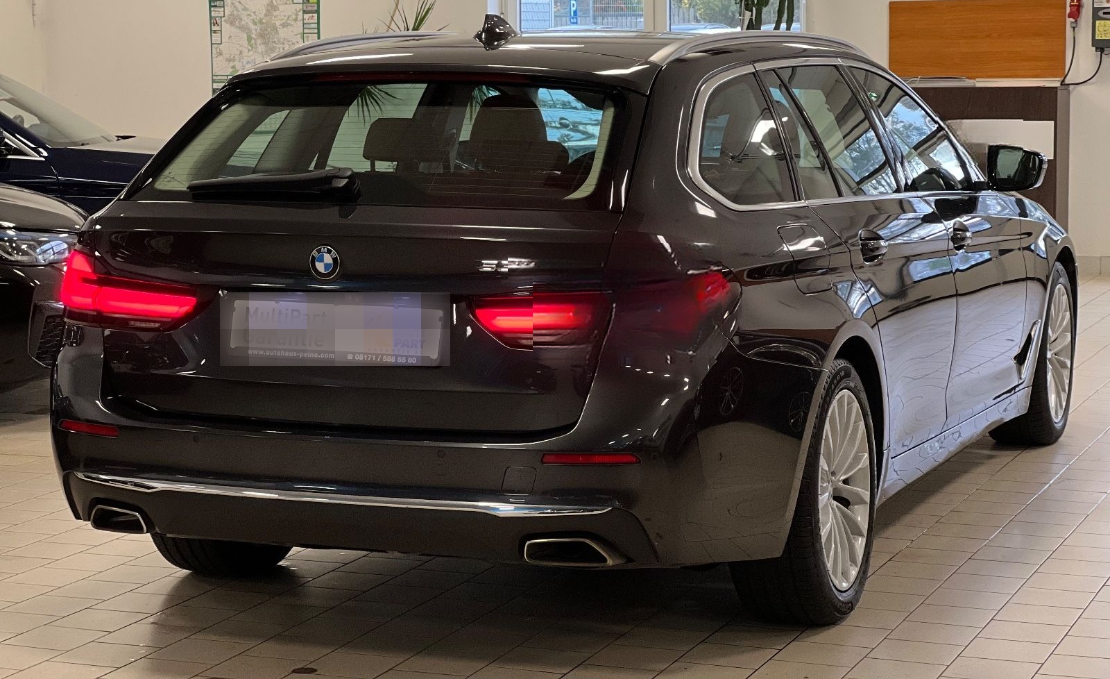 BMW 530d/HUD/Laser/Panor/StandHz/AHK/KomfZg/LuxuryL foto 12