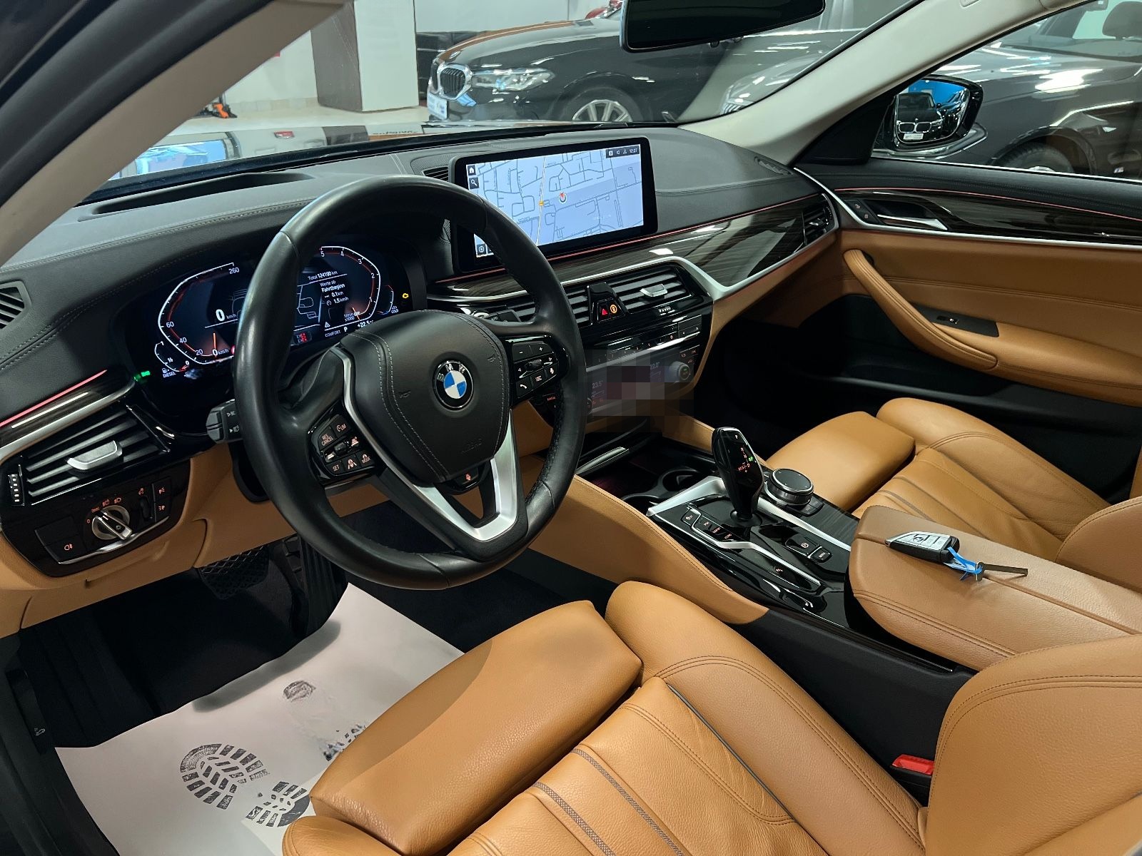 BMW 530d/HUD/Laser/Panor/StandHz/AHK/KomfZg/LuxuryL foto 16