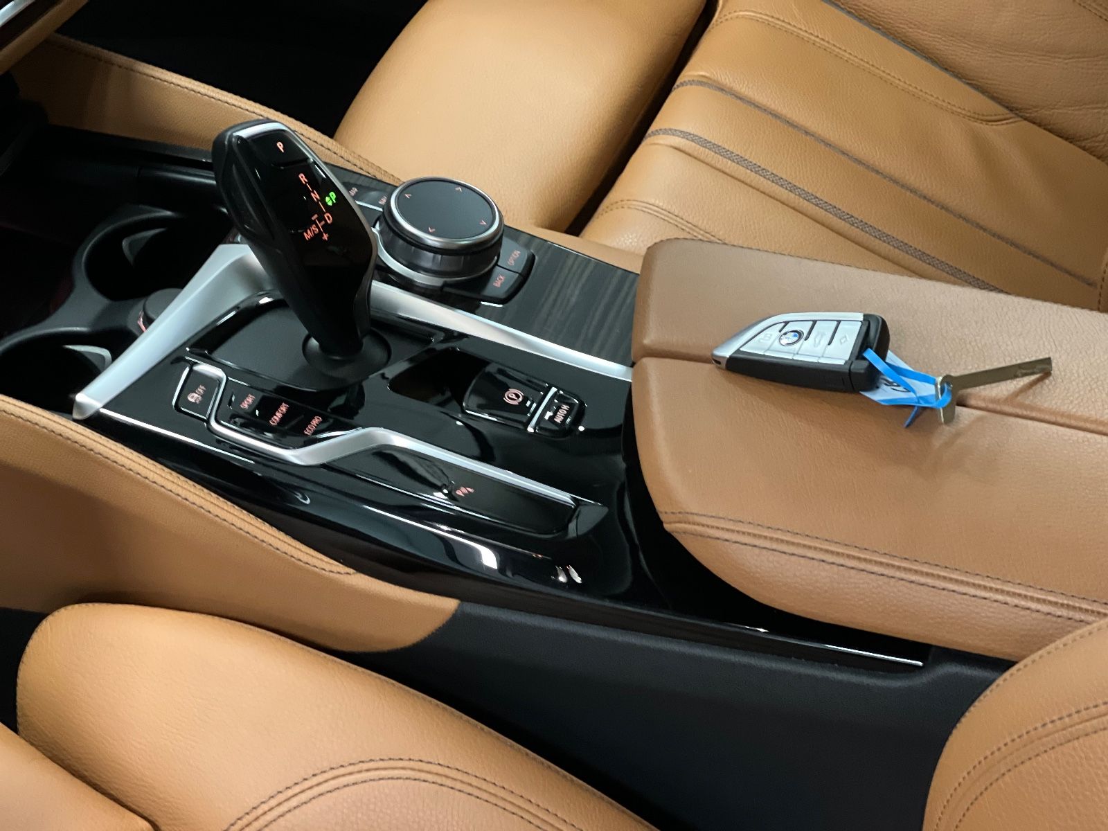 BMW 530d/HUD/Laser/Panor/StandHz/AHK/KomfZg/LuxuryL foto 21
