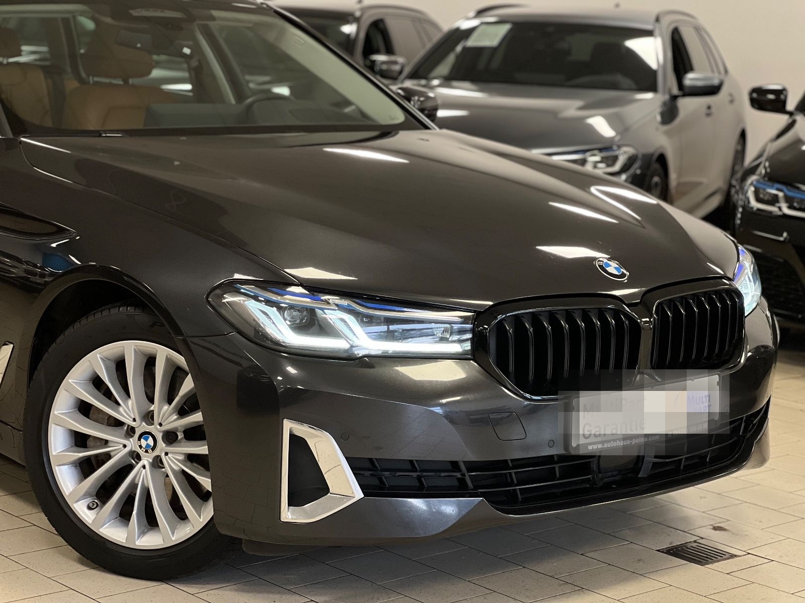 BMW 530d/HUD/Laser/Panor/StandHz/AHK/KomfZg/LuxuryL foto 6