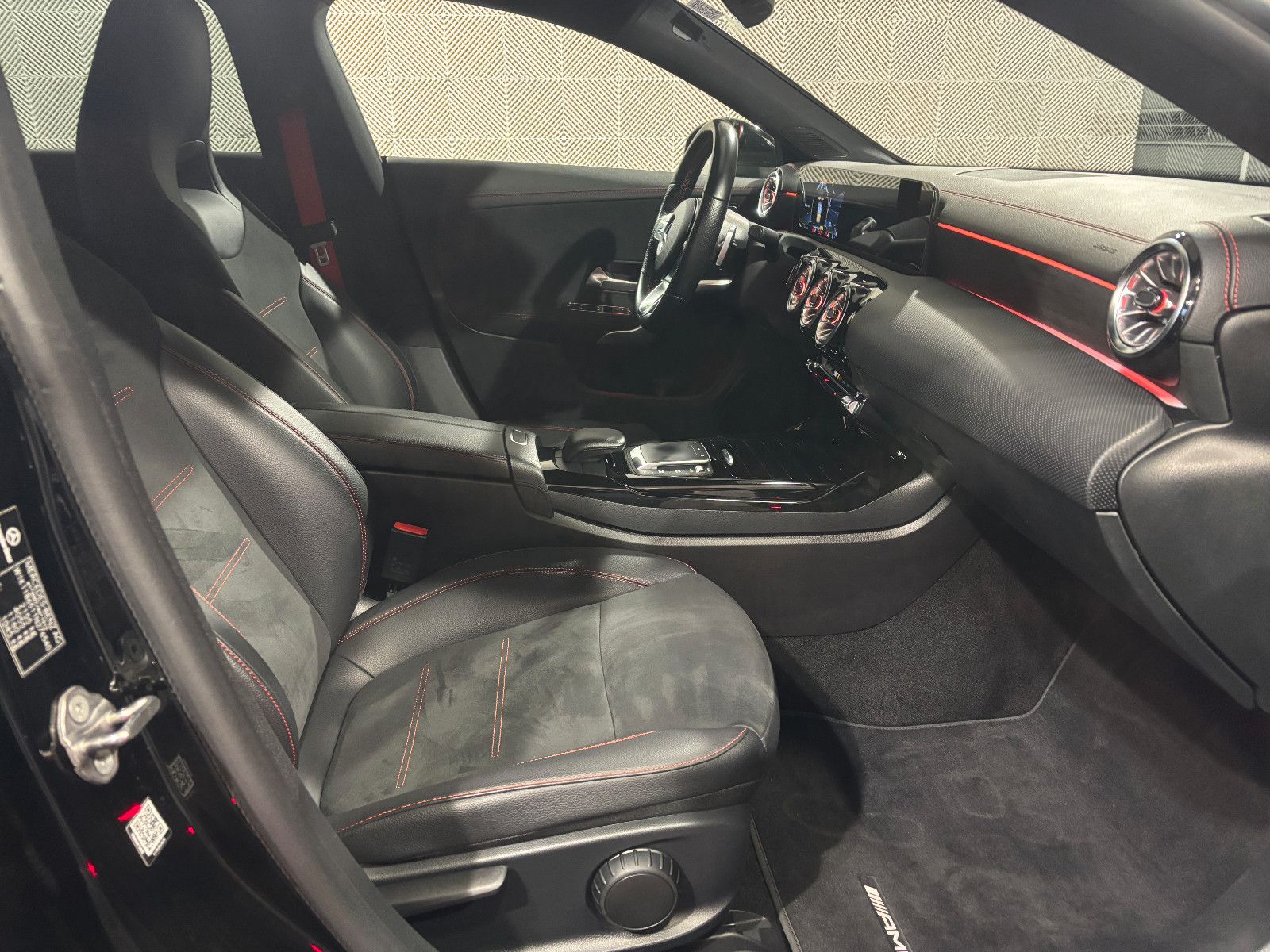 Mercedes-Benz CLA 35 AMG SB 4Ma.*LED*AHK-ACC-R.KAM-MBUX-SHZ-19 foto 14