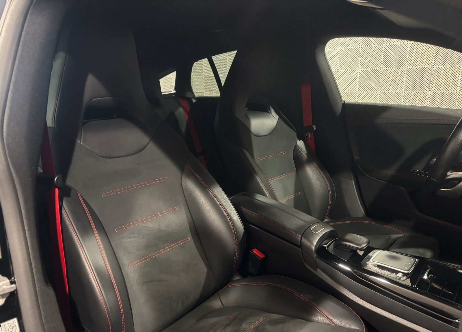 Mercedes-Benz CLA 35 AMG SB 4Ma.*LED*AHK-ACC-R.KAM-MBUX-SHZ-19 foto 17