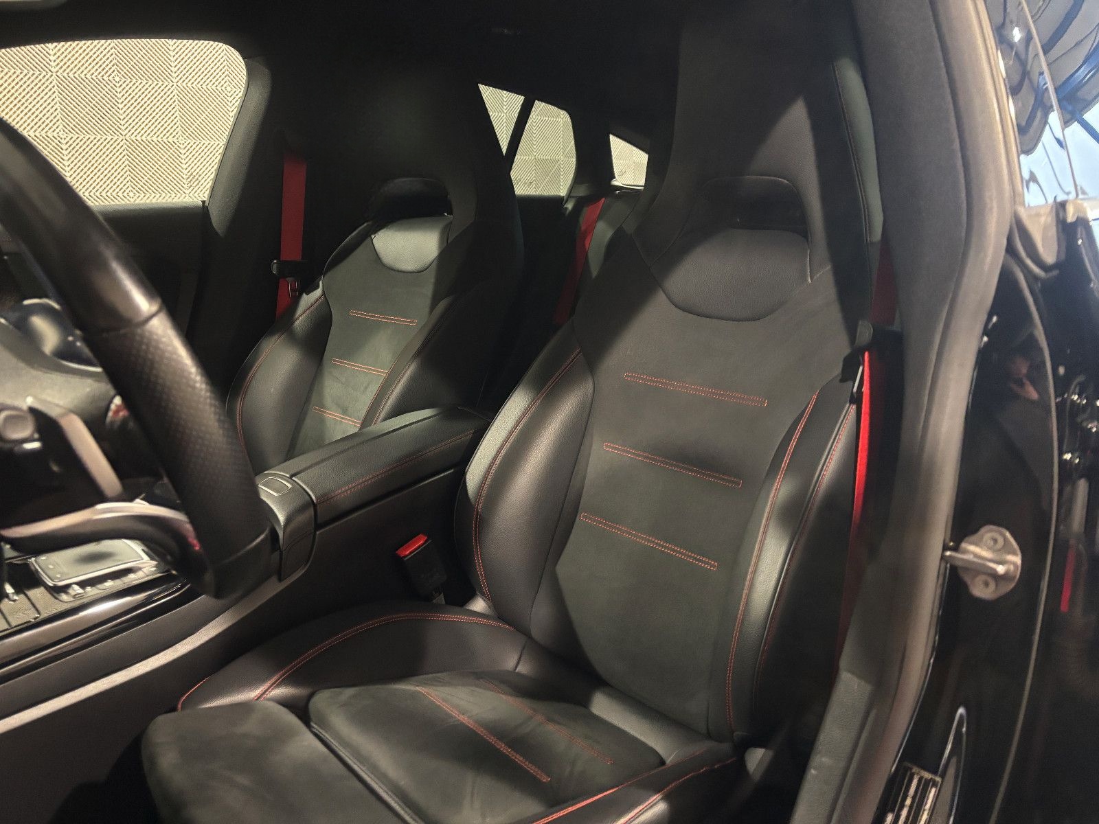 Mercedes-Benz CLA 35 AMG SB 4Ma.*LED*AHK-ACC-R.KAM-MBUX-SHZ-19 foto 22