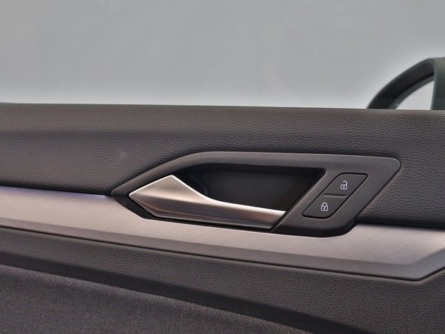 Volkswagen Golf VIII Life 1.5TSI NAVI+LED+ACC+AMBIENTE+MFL- foto 13