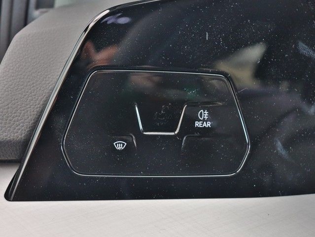 Volkswagen Golf VIII Life 1.5TSI NAVI+LED+ACC+AMBIENTE+MFL- foto 15