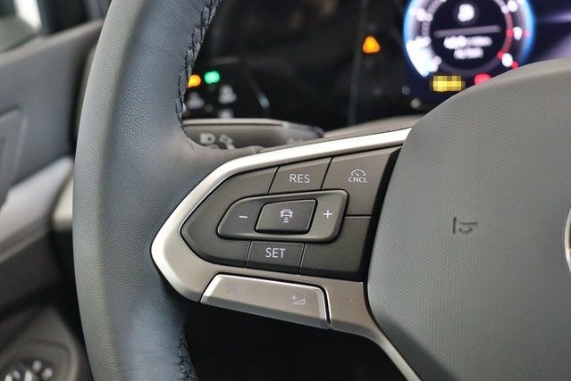 Volkswagen Golf VIII Life 1.5TSI NAVI+LED+ACC+AMBIENTE+MFL- foto 17