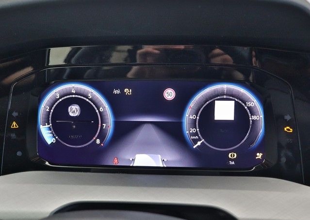 Volkswagen Golf VIII Life 1.5TSI NAVI+LED+ACC+AMBIENTE+MFL- foto 3