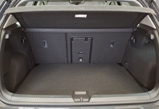Volkswagen Golf Life 1,5 l TSI OPF 85 kW (116 PS) 6 -Gang foto 19