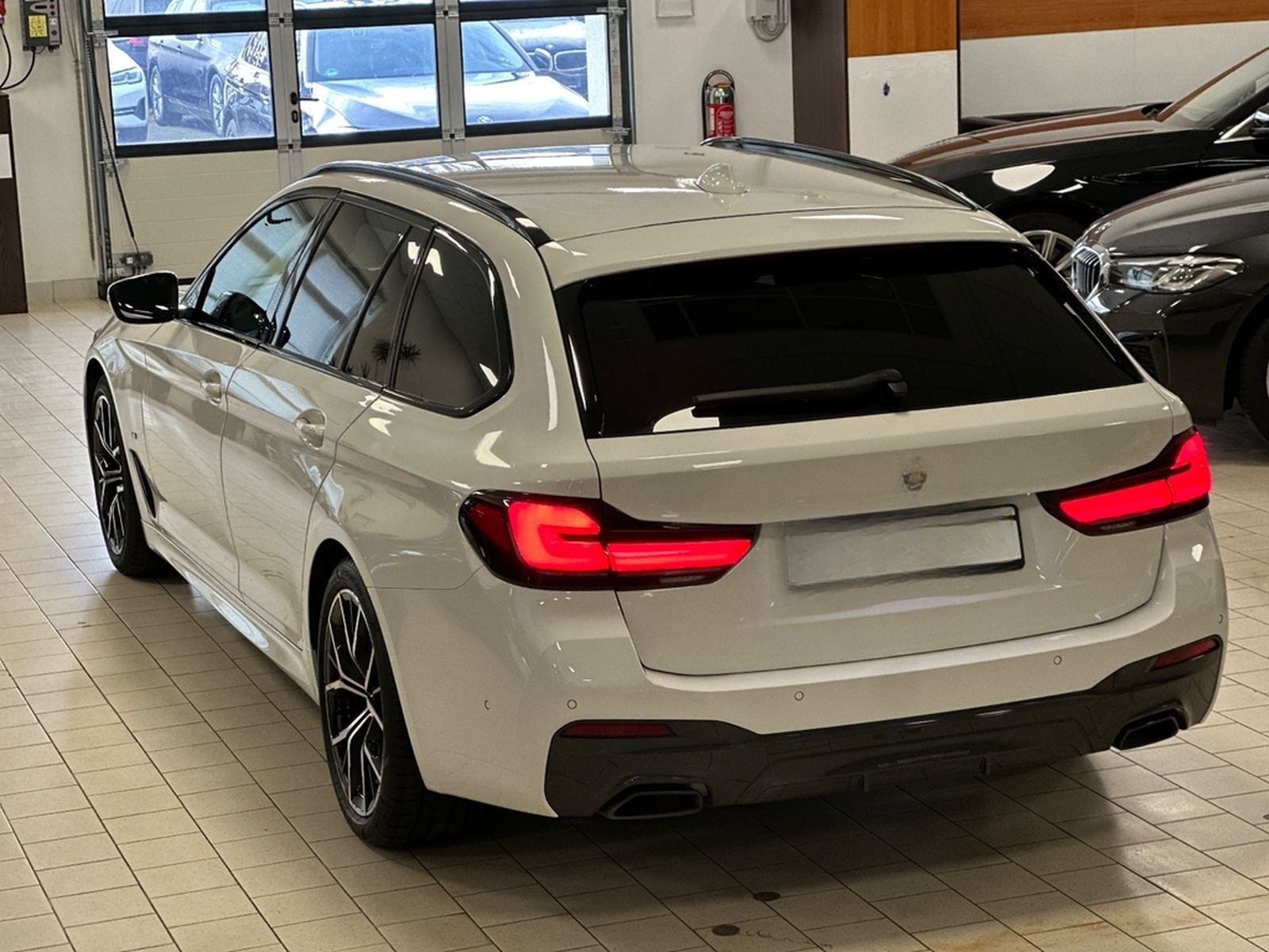 BMW 530i/Aut/LCPProf/Navi/AHK/Park&DrivAss/M-Sport foto 2