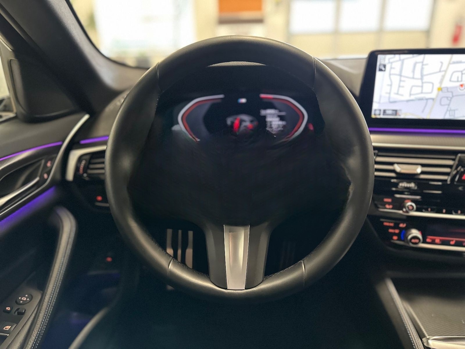 BMW 530i/Aut/LCPProf/Navi/AHK/Park&DrivAss/M-Sport foto 16