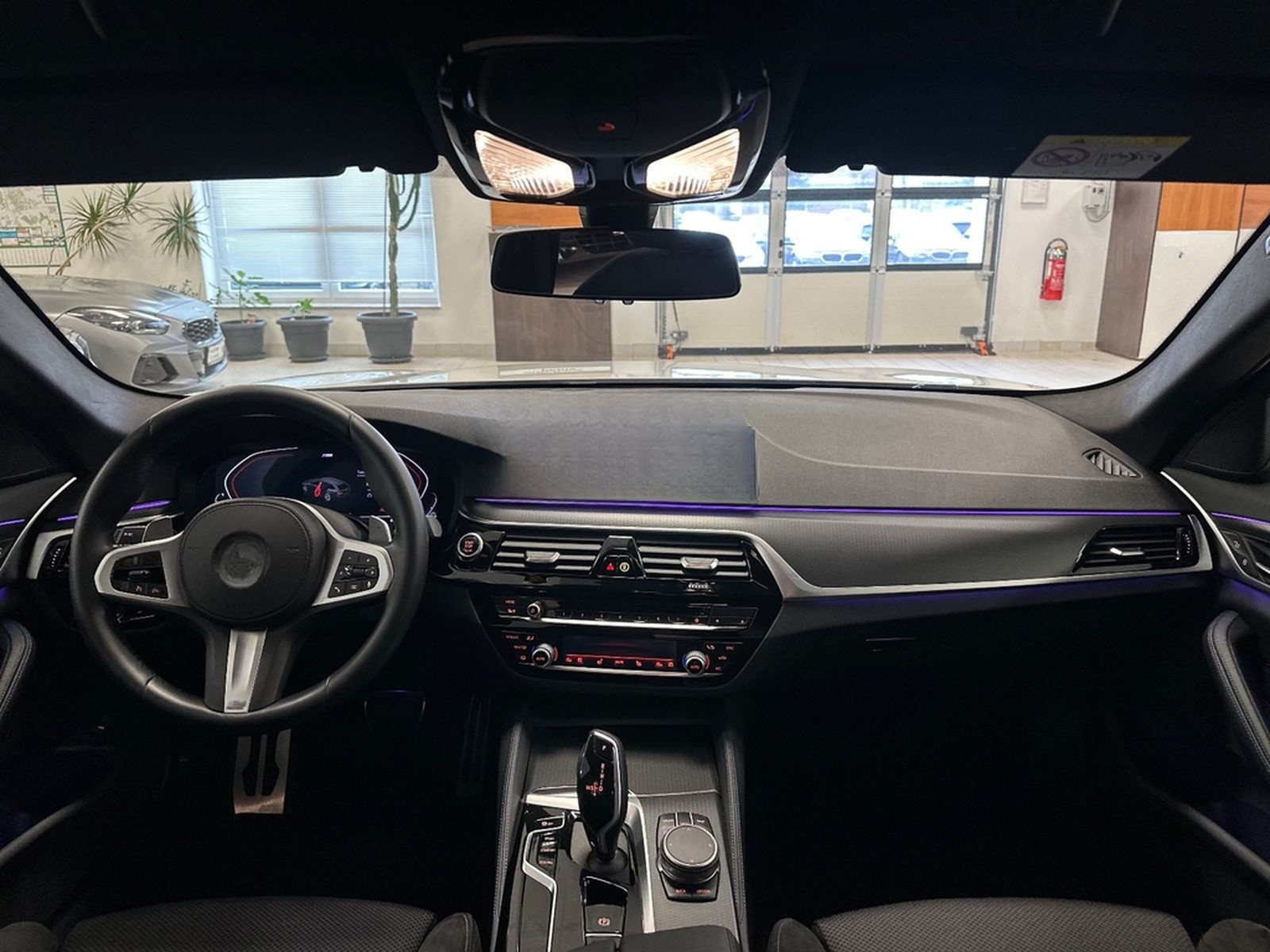 BMW 530i/Aut/LCPProf/Navi/AHK/Park&DrivAss/M-Sport foto 3