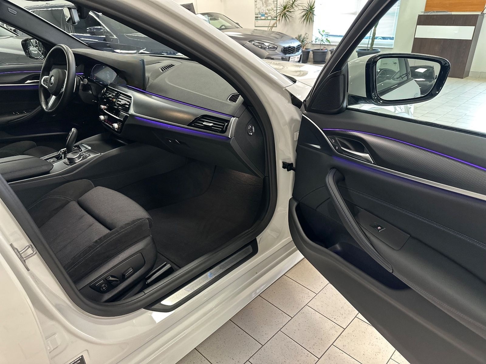 BMW 530i/Aut/LCPProf/Navi/AHK/Park&DrivAss/M-Sport foto 21