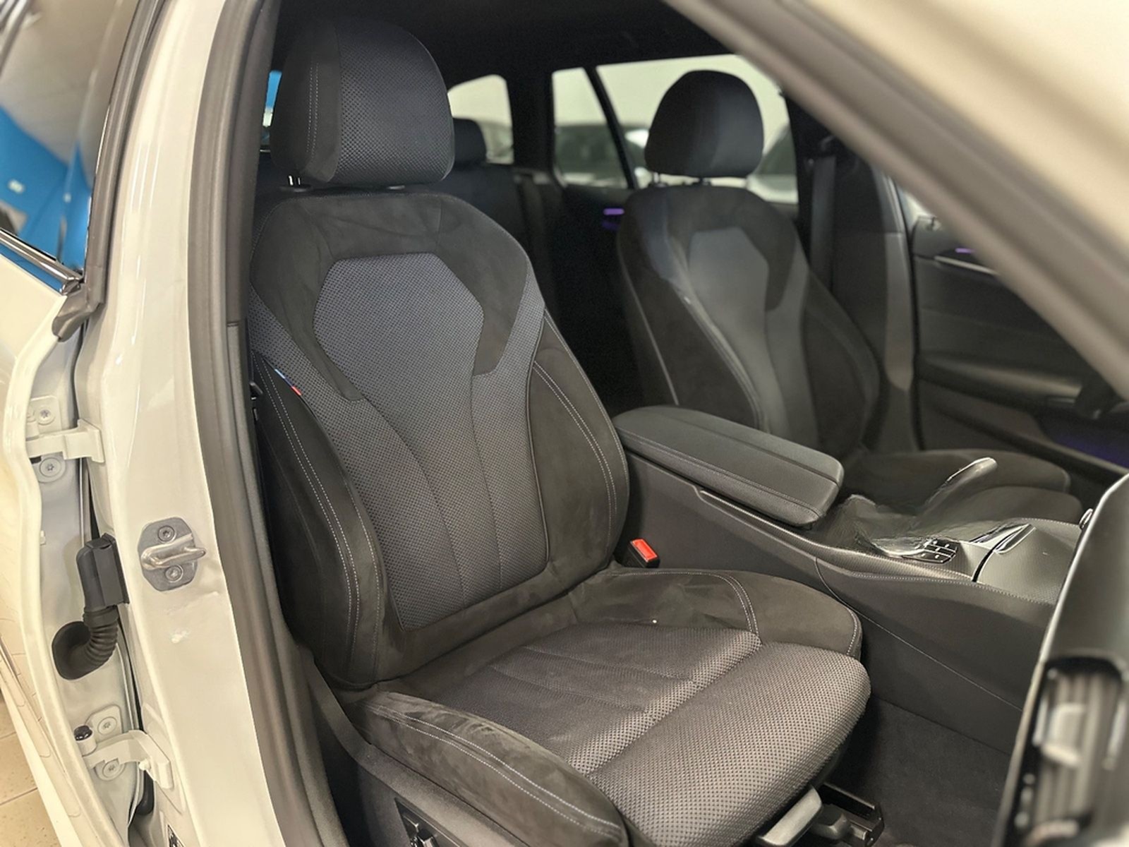 BMW 530i/Aut/LCPProf/Navi/AHK/Park&DrivAss/M-Sport foto 24