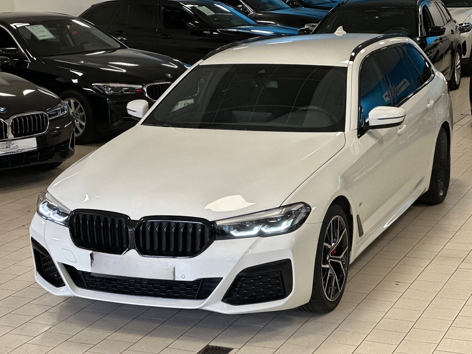 BMW 530i/Aut/LCPProf/Navi/AHK/Park&DrivAss/M-Sport foto 27