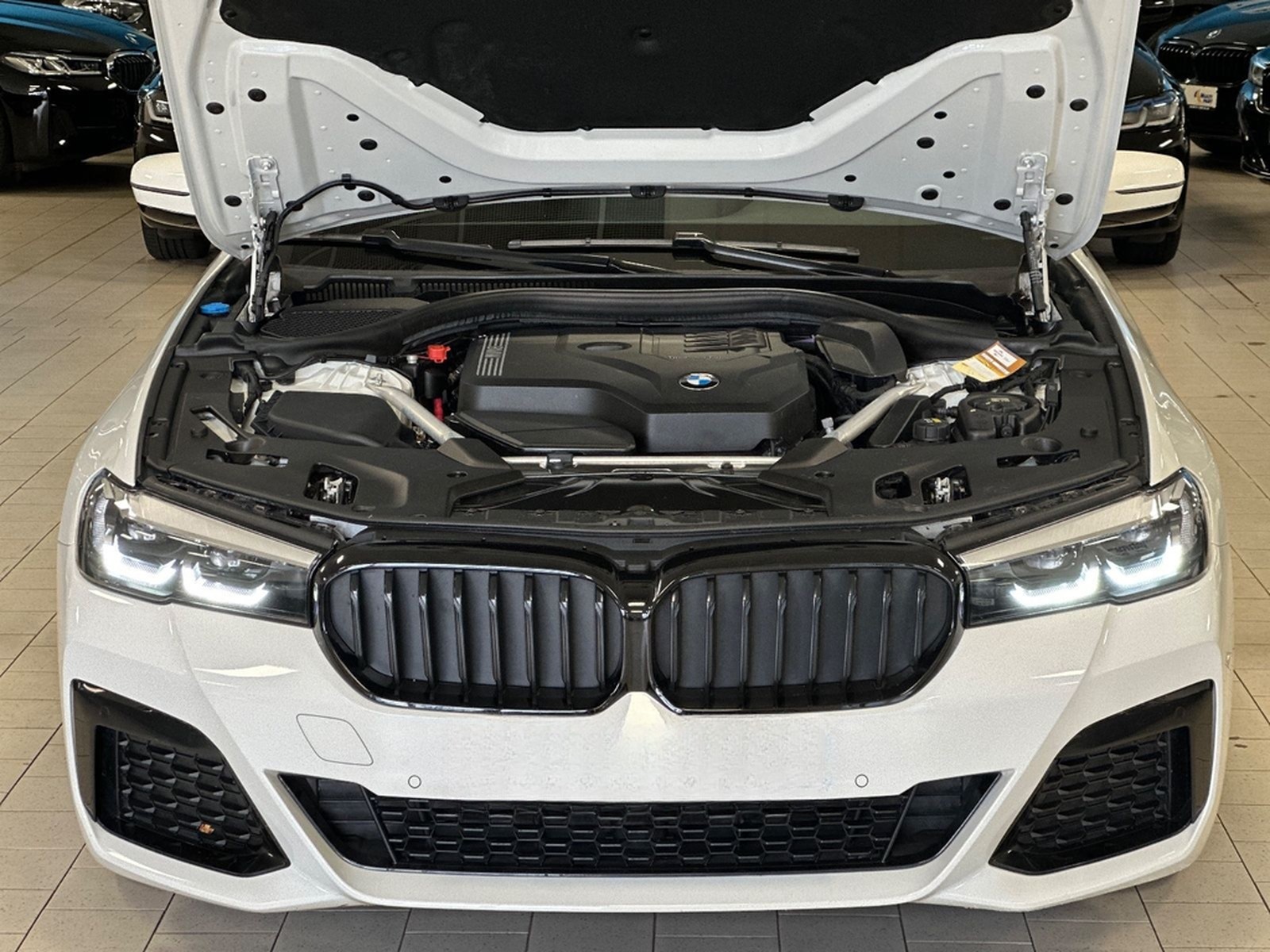 BMW 530i/Aut/LCPProf/Navi/AHK/Park&DrivAss/M-Sport foto 29